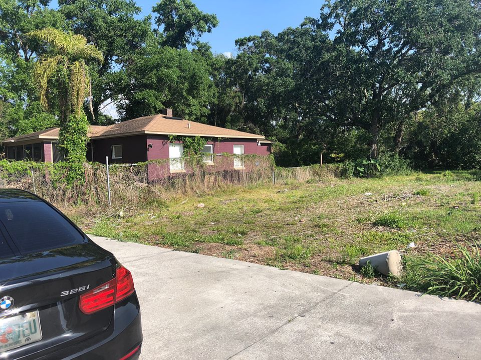 2nd image of 1226 W Kaley Ave