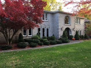 90 Raintree Pkwy, Tonawanda, NY 14150