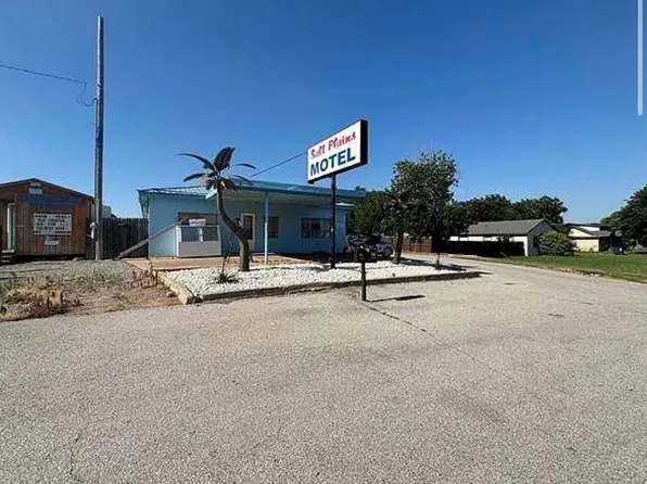 717 W Main St, Jet, OK 73749