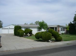 4502 W Chelan Dr, West Richland, WA 99353