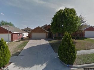 729 Quail Dr, Saginaw, TX 76131