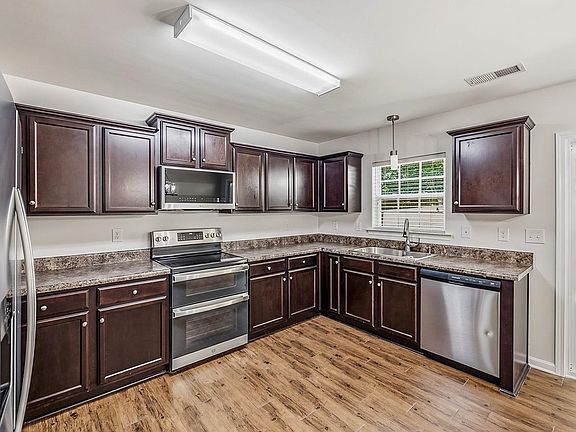 3rd image of 800 S Brighton Ridge Ct