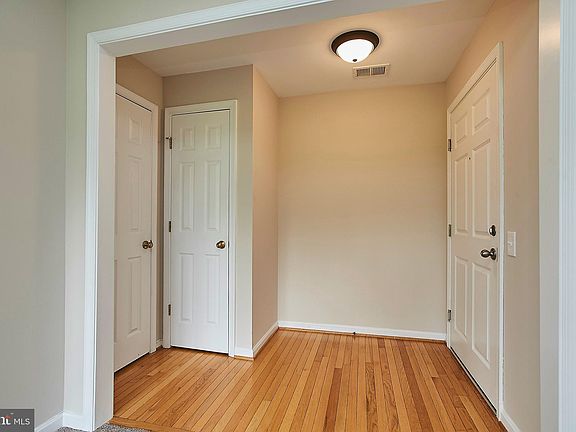 5th image of 3834 Clore Pl APT 203