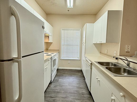 2nd image of 3567 Conroy Rd APT 1233