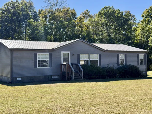 303 W Garretts Creek Rd, Westmoreland, TN 37186
