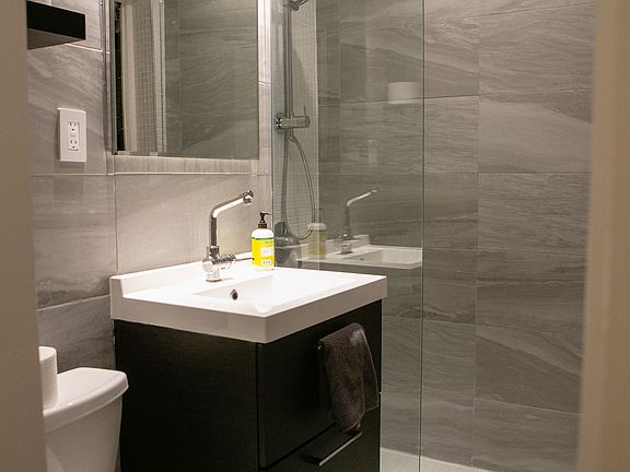 3rd image of 148 E 84th St APT 2D