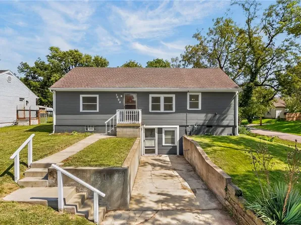 1008 N 14th St, Leavenworth, KS 66048