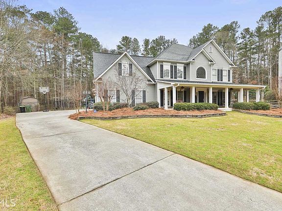 3rd image of 305 Wintney Way