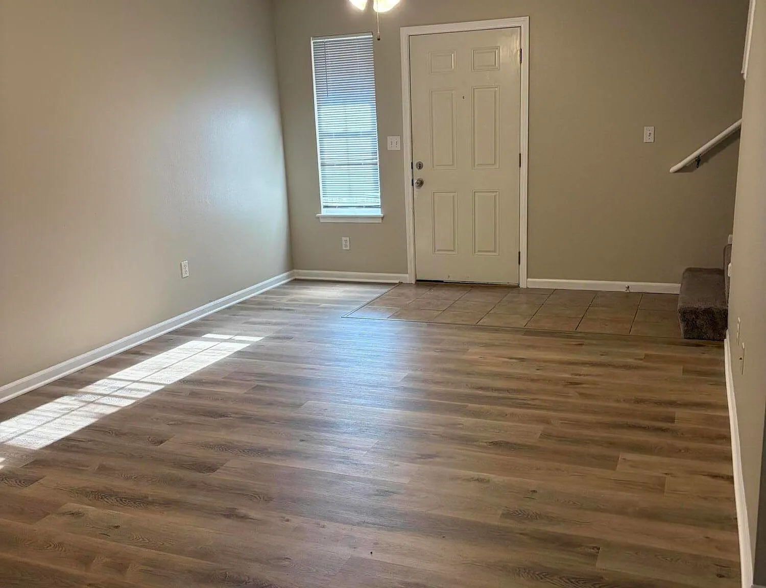 4 bed, 3.0 bath, 1550 sqft, $1,650 — Photo 2