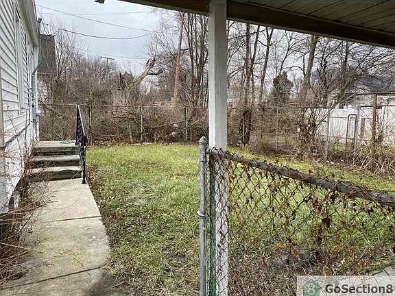 3rd image of 17840 Maine St