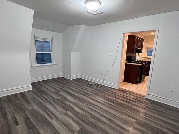 4th image of 58 S 13th St #3