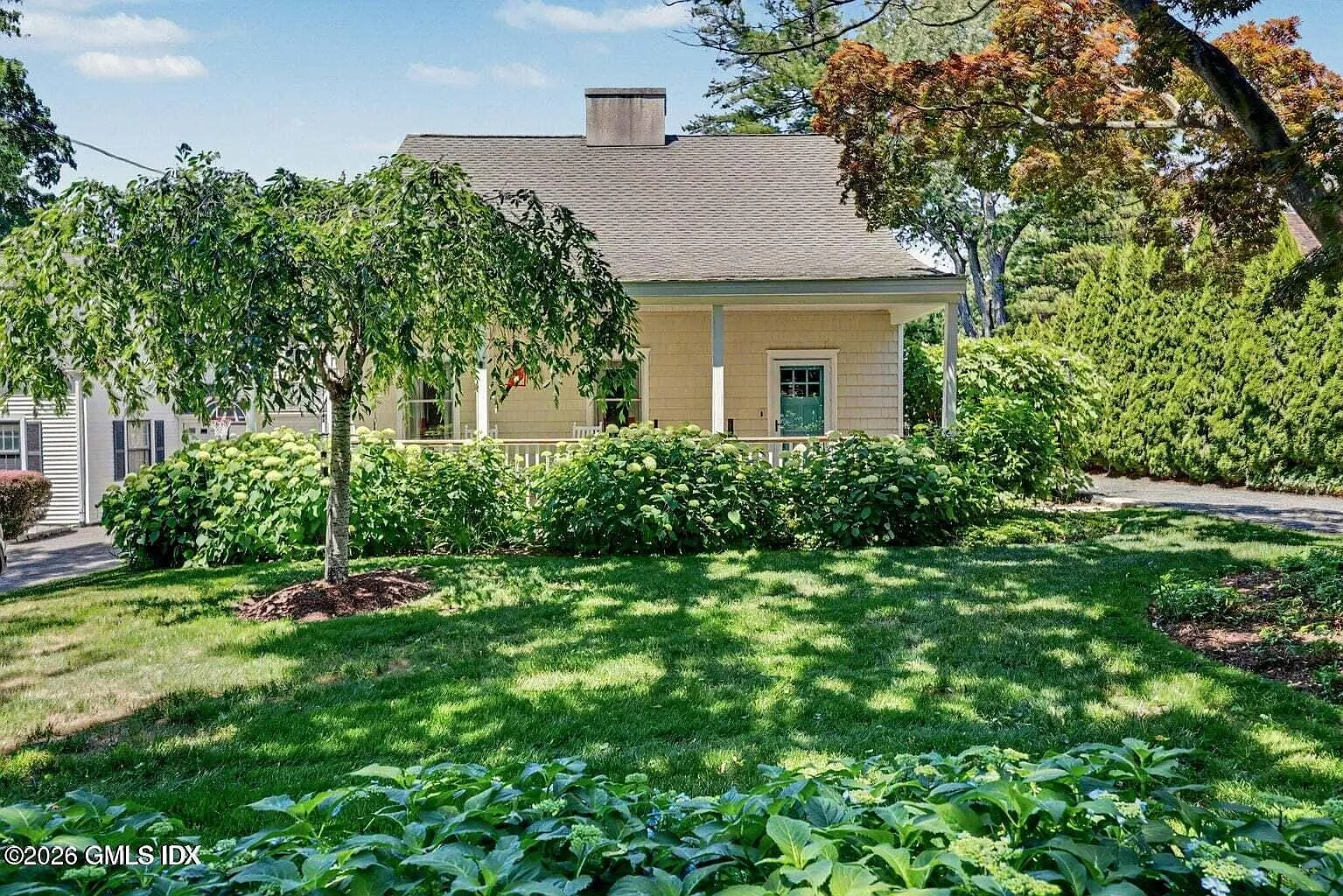 4 bed, 2.5 bath, 2033 sqft, $9,000 — Photo 1