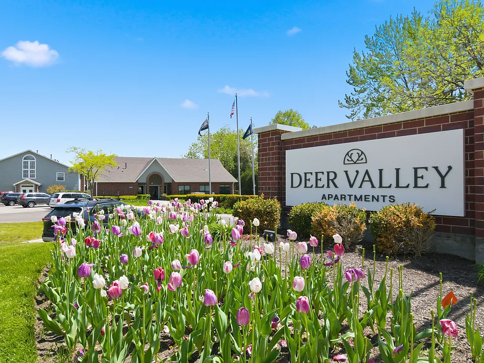 Deer Valley Apartments