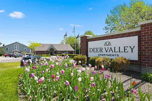 Deer Valley Apartments Photo 1