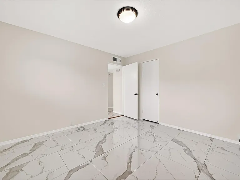 2201 Fountain View Dr #54 — Photo 28