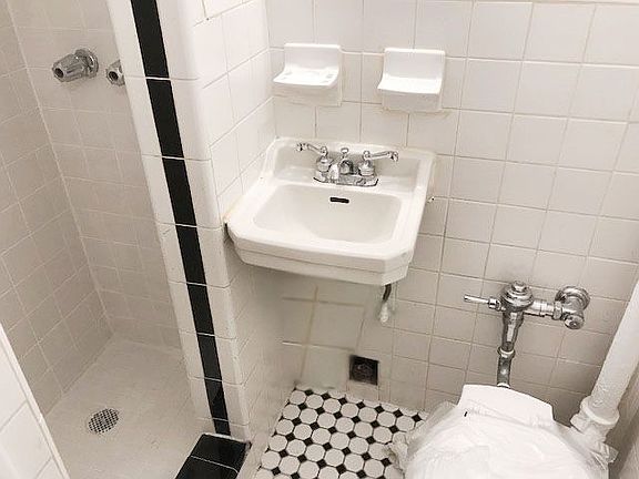 5th image of 36 E 38th St APT A