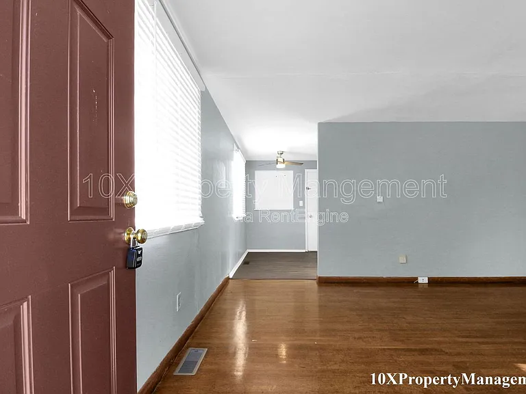 2459 Hiawatha St — Photo 5
