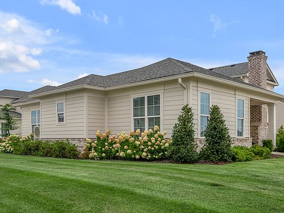 5th image of 133 Lake Point Dr