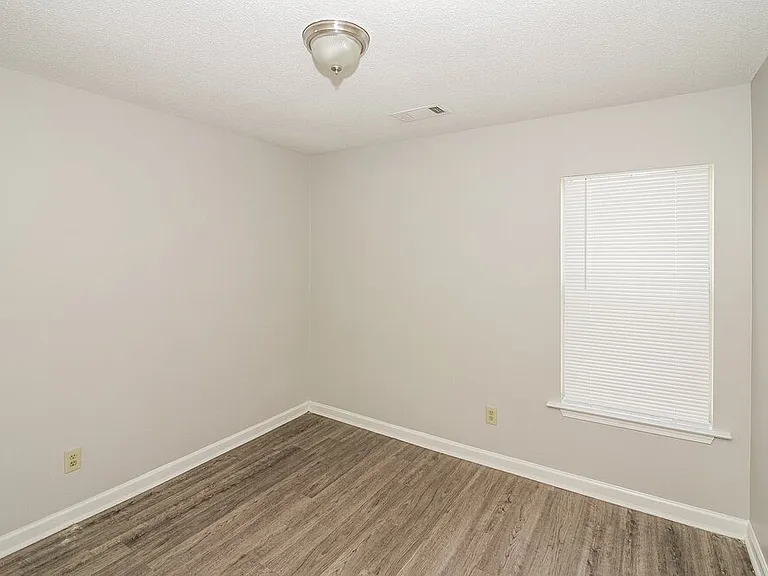 7899 Brady Creek Cv — Photo 16