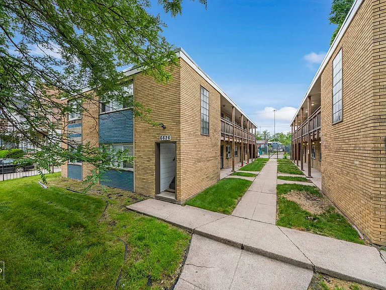 6618 S Wabash Ave — Photo 4