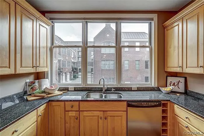 110 N 19th St #3B — Photo 35