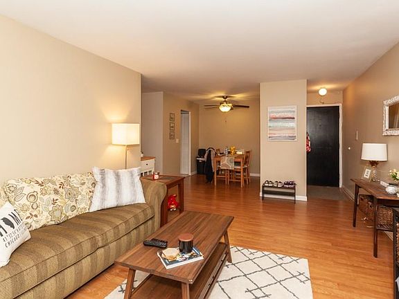 5th image of 3825 N Pine Grove Ave APT 312