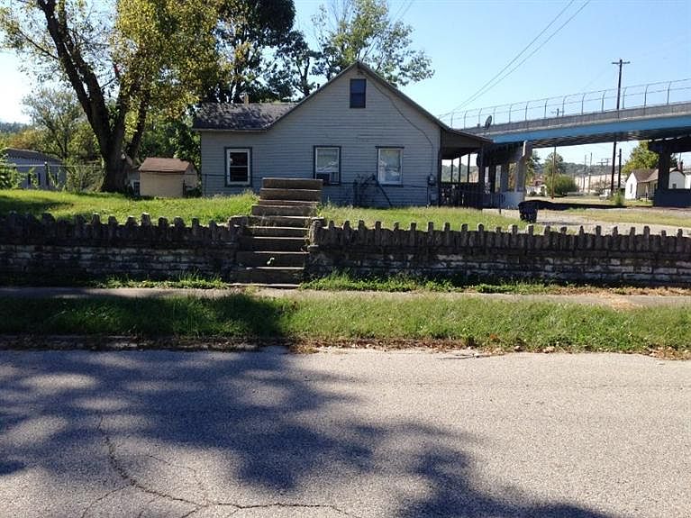 2nd image of 202 Pattison St
