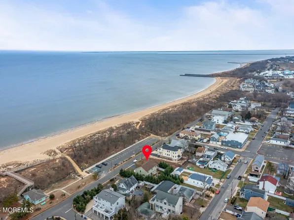 49 Bayside Parkway, Middletown, NJ 07748