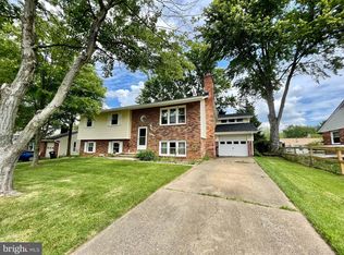 14702 Baugher Dr, Centreville, VA 20120