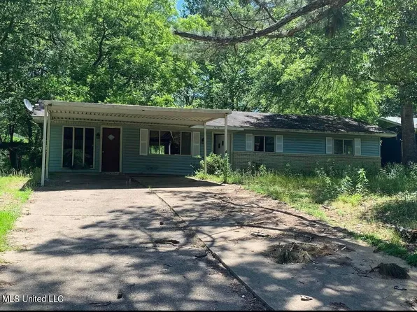 2470 Coronet Pl, Jackson, MS 39204