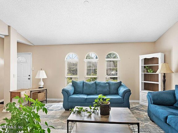 4th image of 7628 CHELMSFORD Drive