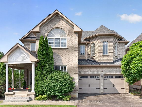 2nd image of 2 Foxfield Cres