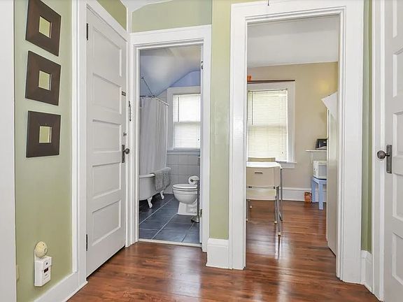 5th image of 1919 Como Ave SE APT 2