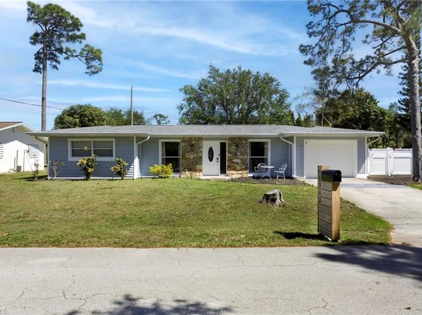 8942 Forest ST, FORT MYERS, FL 33907