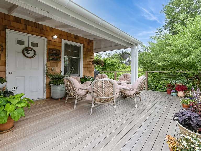 17 S Geneva Ct — Photo 4