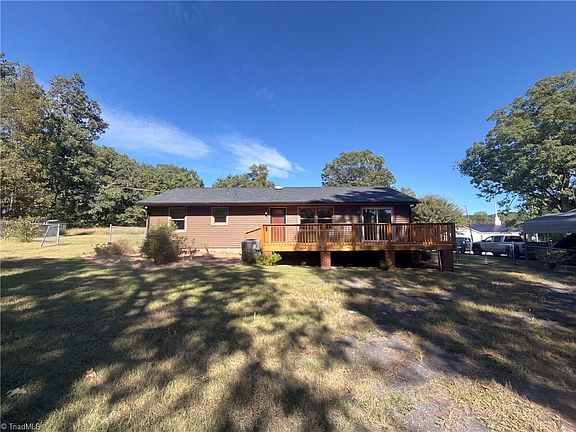 5th image of 231 Oakgrove Rd