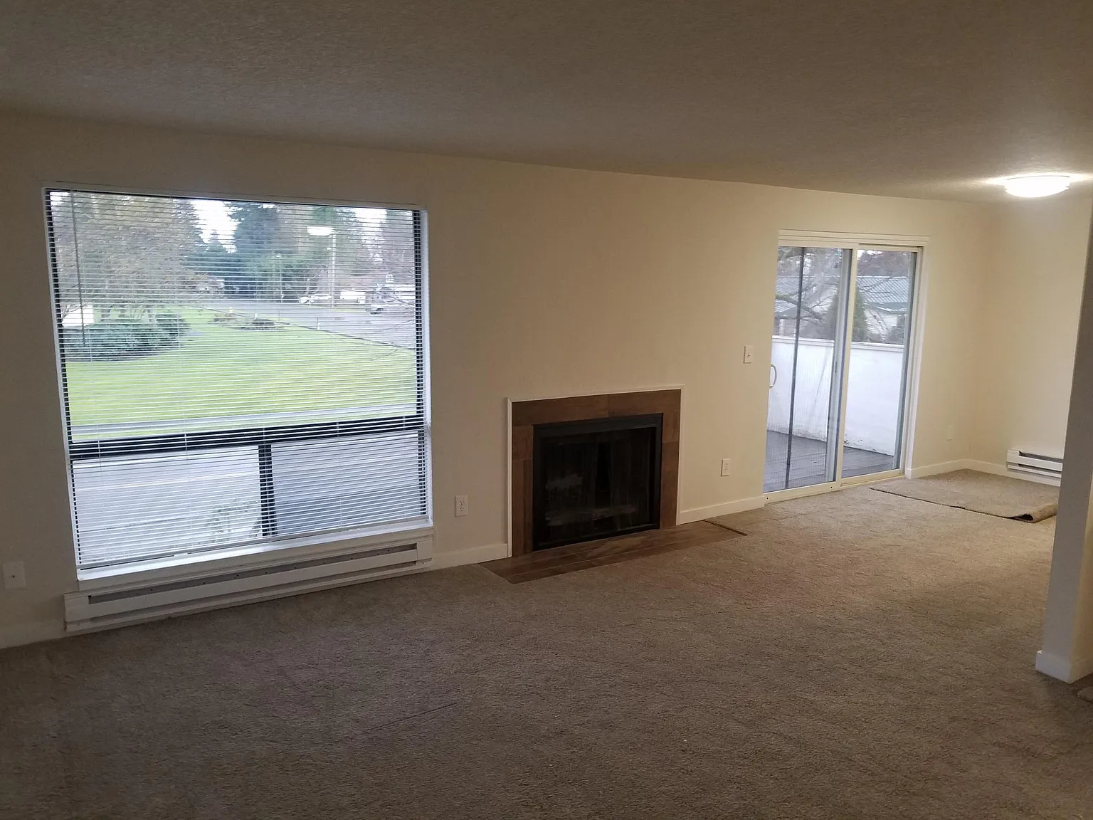 2 bed, 900 sqft, $1,700 — Photo 1