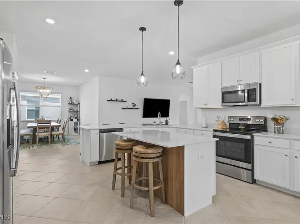 9341 Aqua Overlook Ct, Lehigh Acres, FL 33936