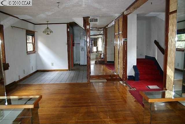 2nd image of 2119 Vicksburg Ave