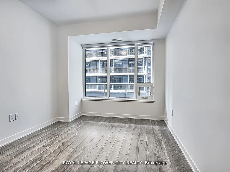 212 King William St #1011 — Photo 21