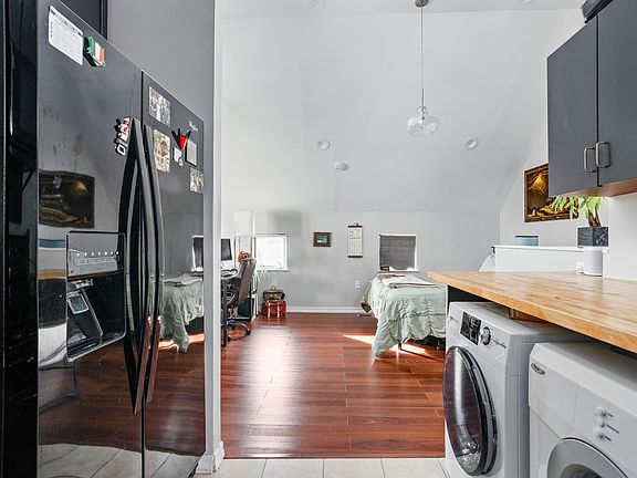 3rd image of 2213 N Talbott St #2