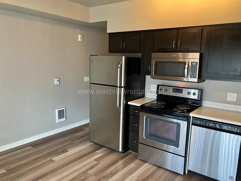 203 E Laurel St — Photo 31