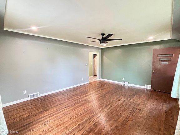 4th image of 453 Manchester Ave