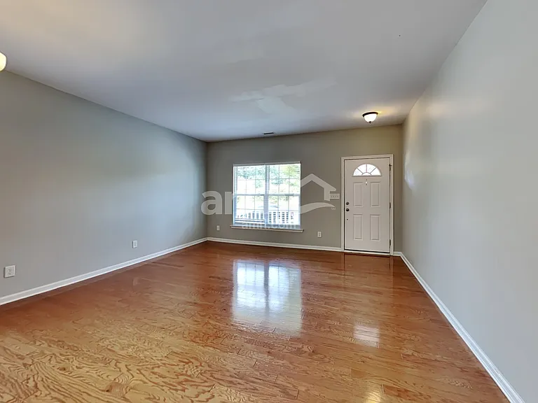 1525 Essexwood Dr — Photo 8