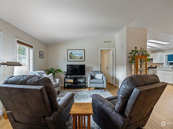 3rd image of 15315 122nd Avenue Ct E #33