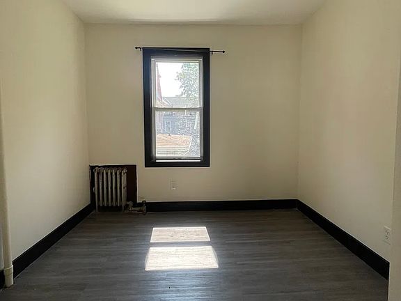 4th image of 15 Vermont Ave #2A
