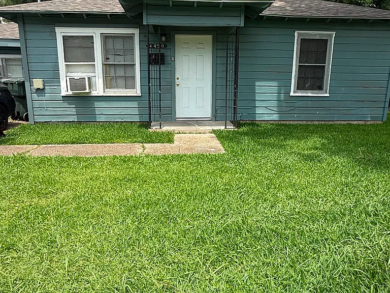 4450 Dallas Ave — Photo 1