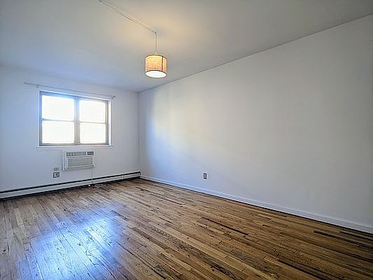 4th image of 11215 75th Ave #3