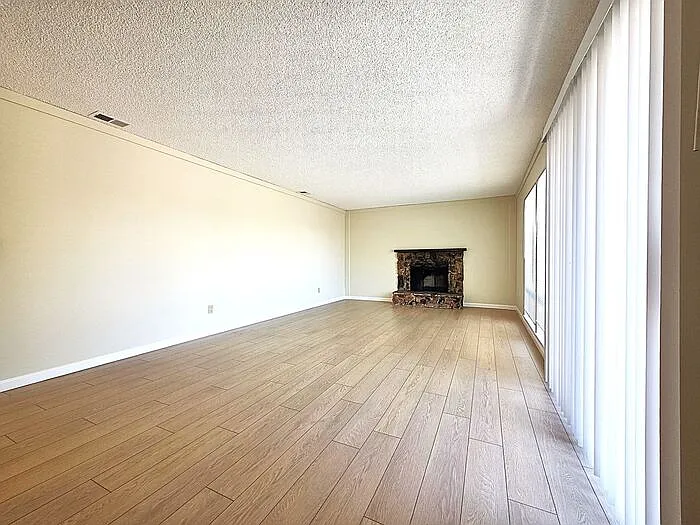 1005 Brinkby Ave #4 — Photo 3