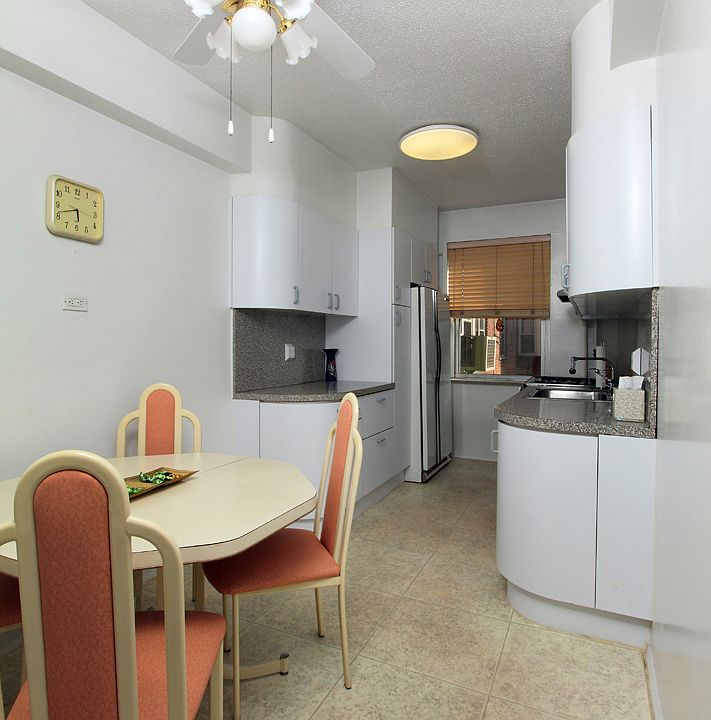 2nd image of 530 Grand St APT E1a